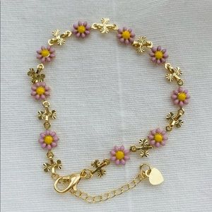 Daisy floral gold bracelet